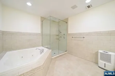2 Candlewood Drive Old Tappan NJ 07675