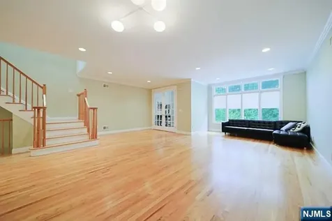 2 Candlewood Drive Old Tappan NJ 07675