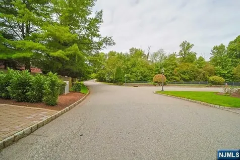 2 Candlewood Drive Old Tappan NJ 07675