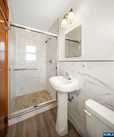 184 Central Lane Secaucus NJ 07094