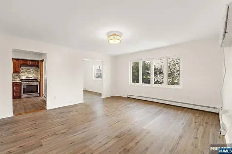 184 Central Lane Secaucus NJ 07094