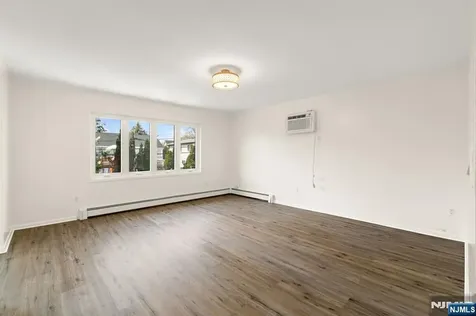 184 Central Lane Secaucus NJ 07094
