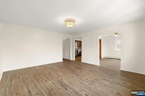 184 Central Lane Secaucus NJ 07094