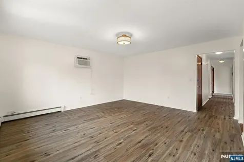 184 Central Lane Secaucus NJ 07094