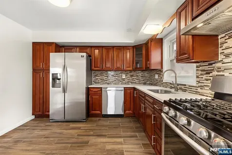 184 Central Lane Secaucus NJ 07094
