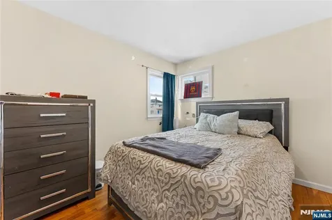 186 10th Avenue Hawthorne NJ 07506