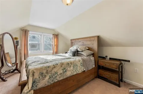 186 10th Avenue Hawthorne NJ 07506