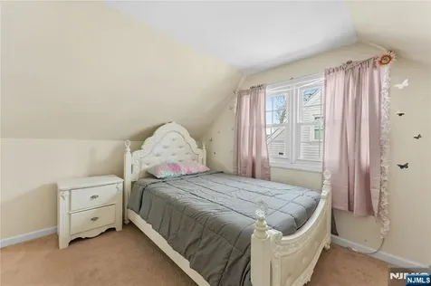 186 10th Avenue Hawthorne NJ 07506
