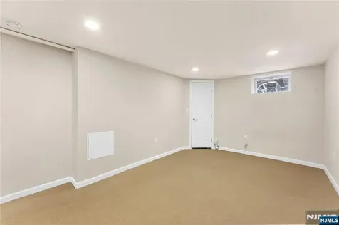 186 10th Avenue Hawthorne NJ 07506