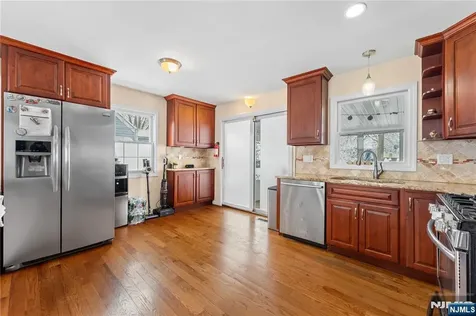 186 10th Avenue Hawthorne NJ 07506