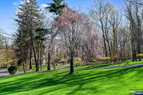 5 Edgehill Road West Orange NJ 07052
