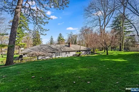 5 Edgehill Road West Orange NJ 07052