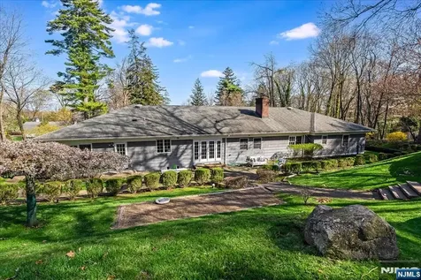5 Edgehill Road West Orange NJ 07052
