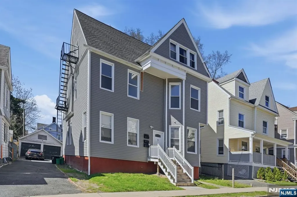 7 Prospect Terrace East Orange NJ 07017