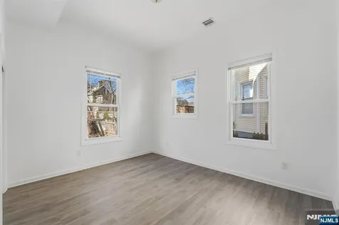 7 Prospect Terrace East Orange NJ 07017