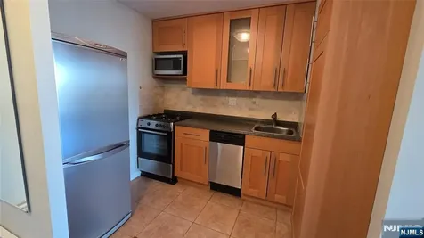 1 Wall Fort Lee NJ 07024