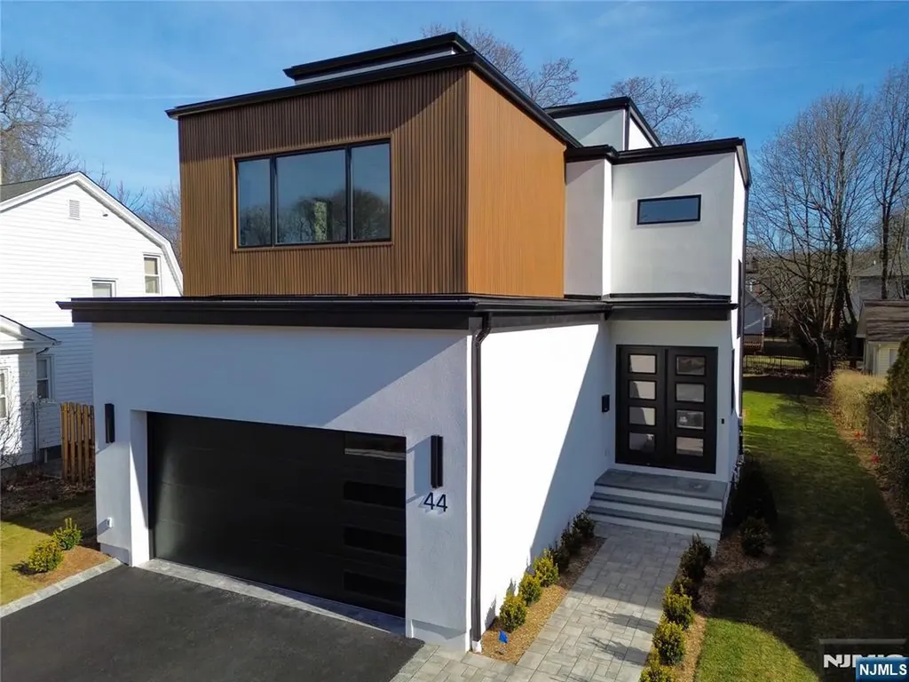 44 George Street Tenafly NJ 07670