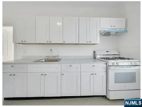 649 New Jersey Avenue Lyndhurst NJ 07071