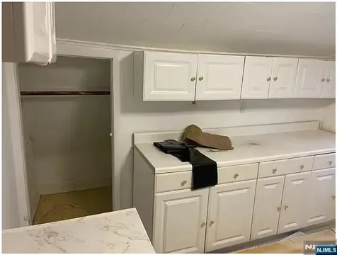 649 New Jersey Avenue Lyndhurst NJ 07071