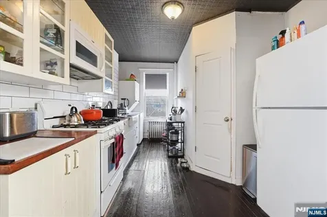 33 Thorne Street Jersey City NJ 07307