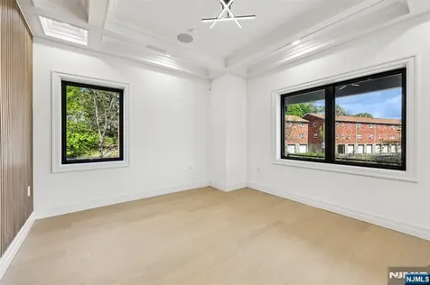51 Albany Avenue Nutley NJ 07110