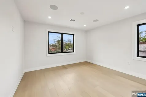 51 Albany Avenue Nutley NJ 07110