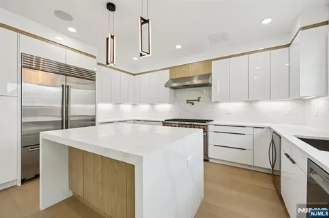 51 Albany Avenue Nutley NJ 07110