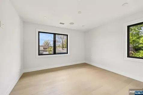 51 Albany Avenue Nutley NJ 07110