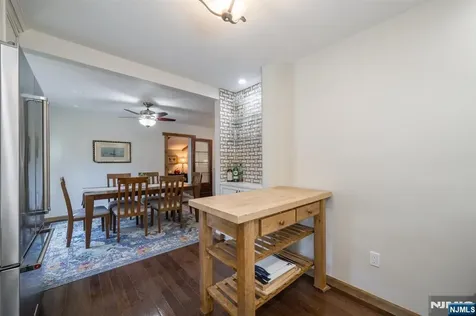 10 Lake Trail Wayne NJ 07470