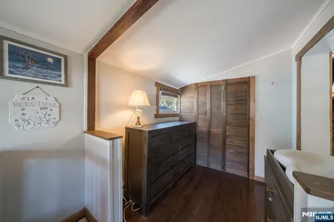 10 Lake Trail Wayne NJ 07470