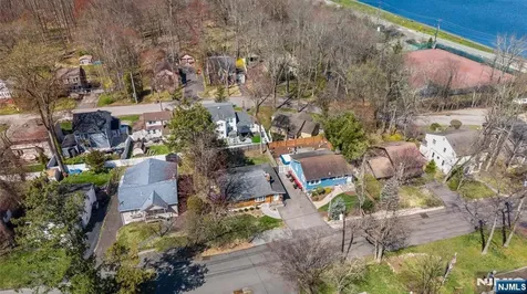 10 Lake Trail Wayne NJ 07470