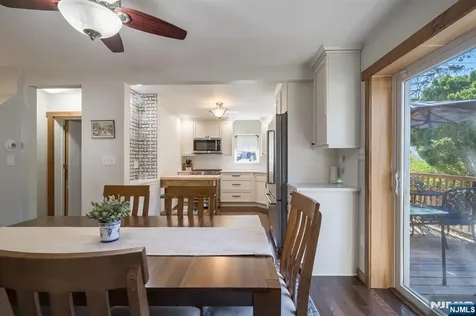 10 Lake Trail Wayne NJ 07470