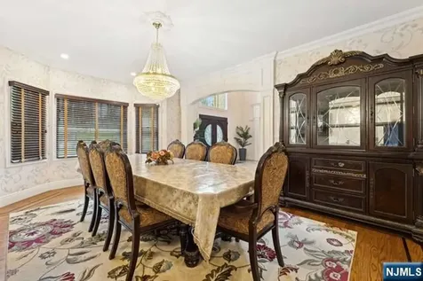 324 Lake Street Upper Saddle River NJ 07458