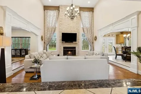 324 Lake Street Upper Saddle River NJ 07458