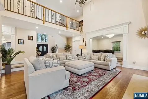 324 Lake Street Upper Saddle River NJ 07458