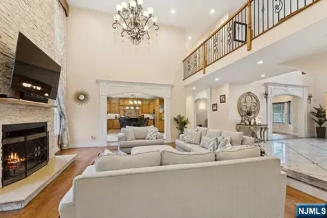 324 Lake Street Upper Saddle River NJ 07458