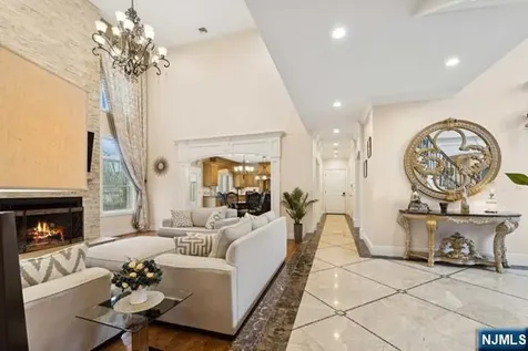 324 Lake Street Upper Saddle River NJ 07458