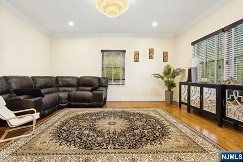 324 Lake Street Upper Saddle River NJ 07458