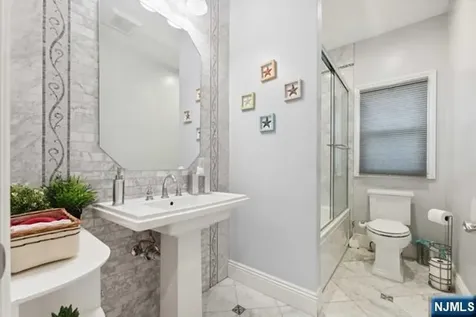 324 Lake Street Upper Saddle River NJ 07458