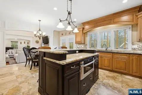 324 Lake Street Upper Saddle River NJ 07458
