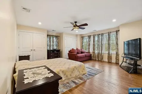 324 Lake Street Upper Saddle River NJ 07458