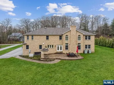 324 Lake Street Upper Saddle River NJ 07458