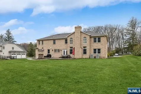 324 Lake Street Upper Saddle River NJ 07458