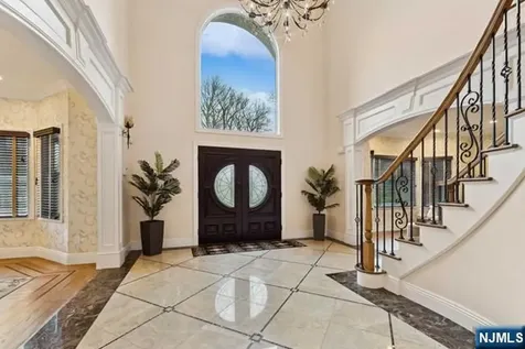 324 Lake Street Upper Saddle River NJ 07458