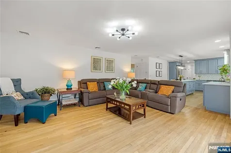 68 Burnwood Lane Upper Saddle River NJ 07458