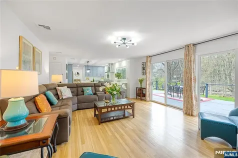 68 Burnwood Lane Upper Saddle River NJ 07458