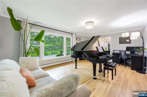 68 Burnwood Lane Upper Saddle River NJ 07458