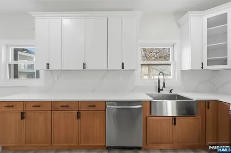 31 Saint Moritz Place Wayne NJ 07470