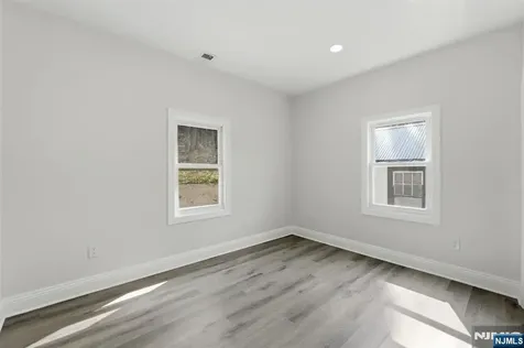 31 Saint Moritz Place Wayne NJ 07470