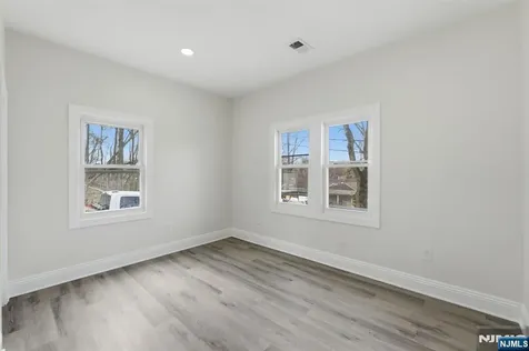 31 Saint Moritz Place Wayne NJ 07470